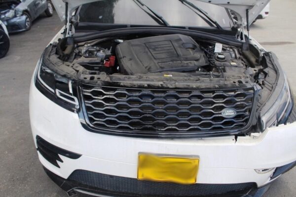 3a3ef22c-659b-4e76-b31b-18ff52fe9c4e LAND ROVER RANGE ROVER VELAR R-DYNAMIC SE MODELO 2019