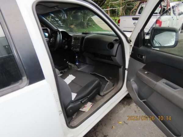 3d8ea296-0872-41b8-88a4-e6982812dad8 MAZDA BT 50 MODELO 2014