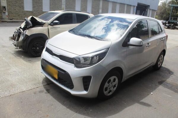 KIA PICANTO MODELO 2022 PLACA 9