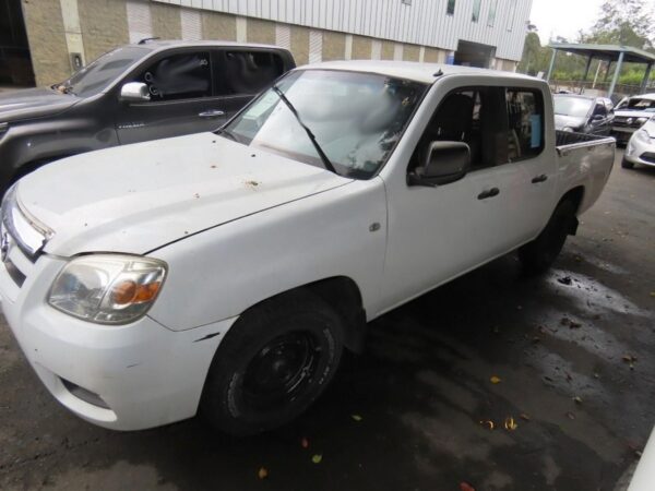 8c26fdf9-069e-4eb1-8c43-13a2bbce4e52 MAZDA BT 50 MODELO 2014