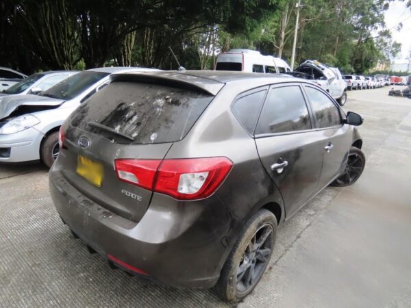 KIA CERATO FORTE SX MODELO 2011