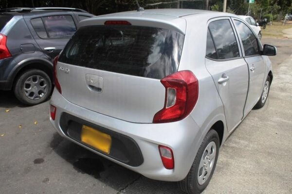 KIA PICANTO MODELO 2022 PLACA 9