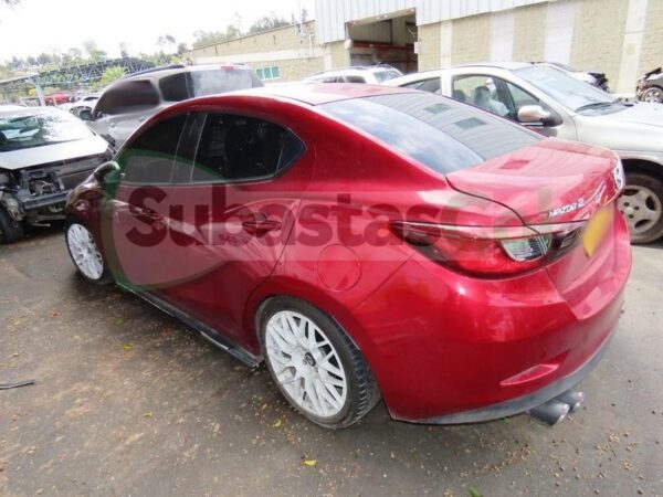 06b0427d-f236-44e5-8d38-bb3093e28dbb MAZDA 2 SEDAN MODELO 2020