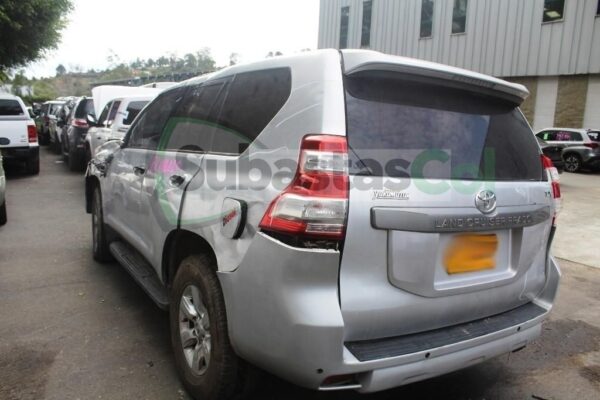 137bc976-0928-4b45-9b76-e03dd14e614f TOYOTA PRADO MODELO 2015