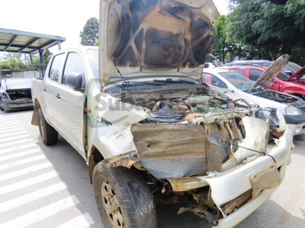 21bfc544-ac39-4dbd-a029-d456b68596a9 TOYOTA HILUX MODELO 2013