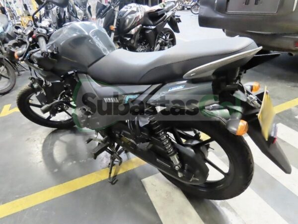 2363b63a-5b88-4d49-bc14-935701b1729d YAMAHA SZ15RR MODELO 2025