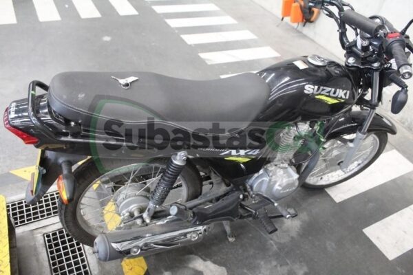 SUZUKI AX 4 MODELO 2024