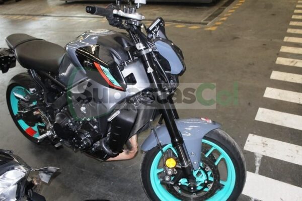 35a68013-a796-4ff0-9b41-32cbf29dfb1a YAMAHA MT09 MODELO 2022