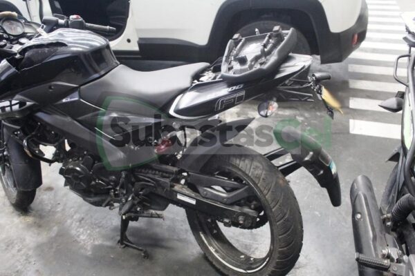 BAJAJ PULSAR NS 200 FI MODELO 2023