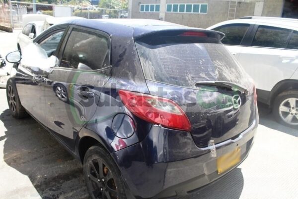 MAZDA 2 MODELO 2013