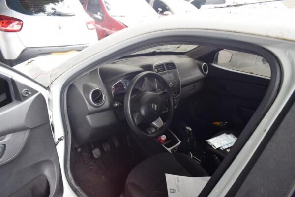 4bea3ec5-6ffa-481b-a35f-10fb2a351068 RENAULT KWID MODELO 2020