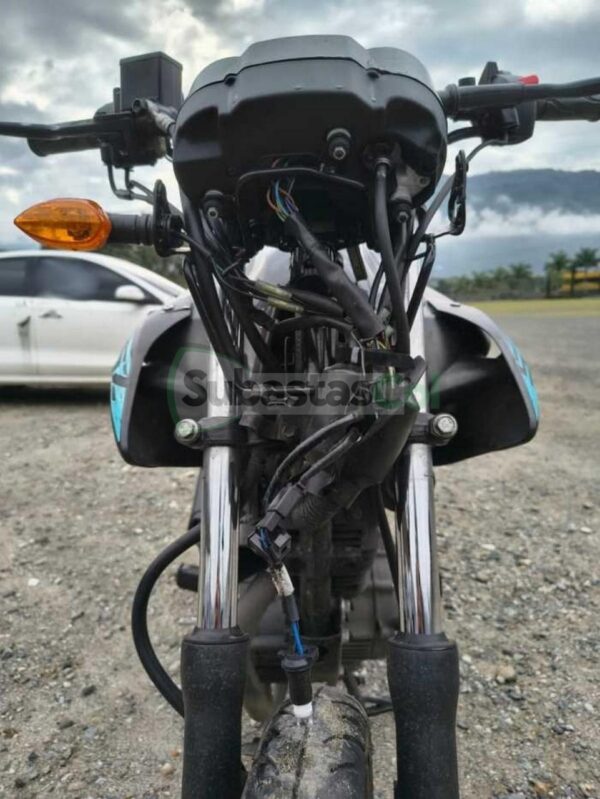 4c46811d-9497-41e9-a7d3-9839fafa1f35 YAMAHA SZ15RR MODELO 2025