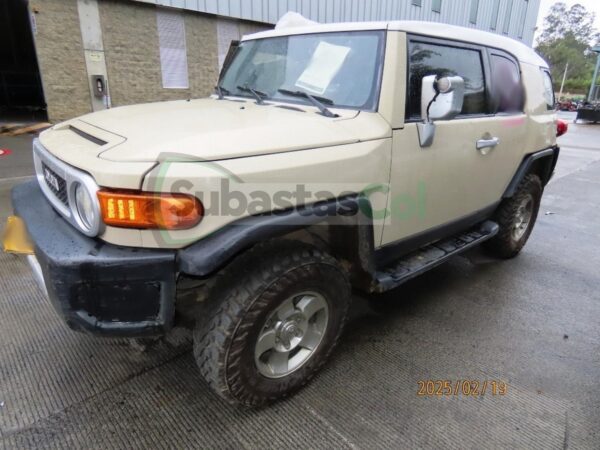 53b81005-c18e-45ae-9a6c-f062f866bfe3 TOYOTA FJ CRUISER MODELO 2009