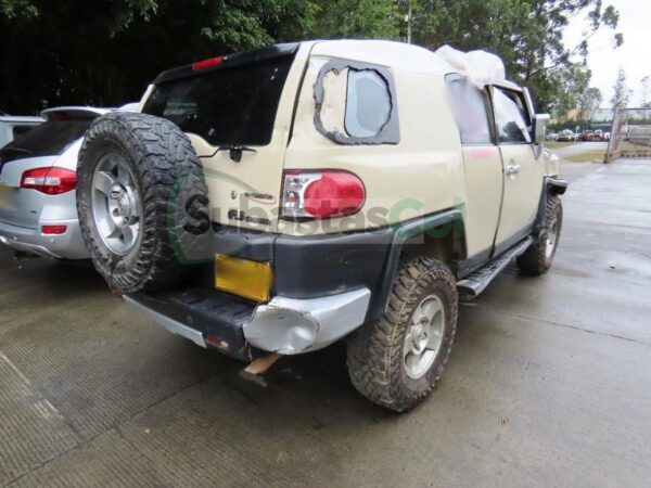 56f567bb-4519-47a3-823e-902a62db9379 TOYOTA FJ CRUISER MODELO 2009