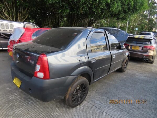 577b6af1-aea6-4871-98fe-2ff8060a02a3 RENAULT LOGAN MODELO 2010