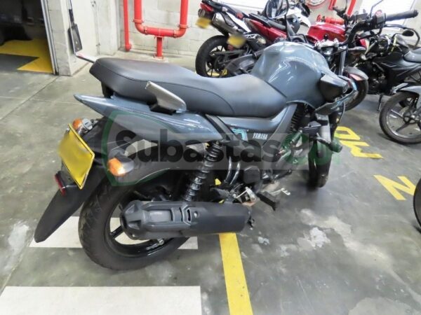 602a9d1a-78a0-424e-9a43-1216313d6ab0 YAMAHA SZ15RR MODELO 2025