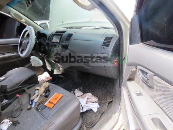 627682f9-52c4-48d1-9e48-9bc49ff71a38 TOYOTA HILUX MODELO 2013