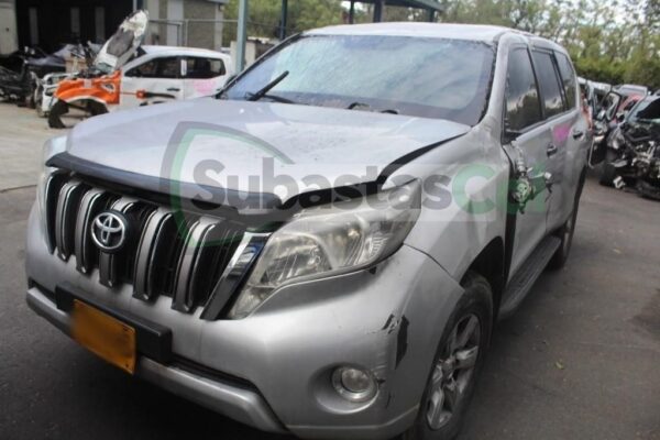 6ee6f01d-7e1e-4397-b319-cc93266538a9 TOYOTA PRADO MODELO 2015