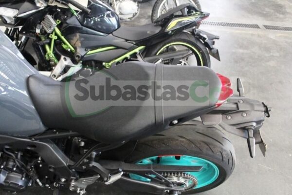 72704d14-bc42-449d-9df2-63c20b6df31f YAMAHA MT09 MODELO 2022