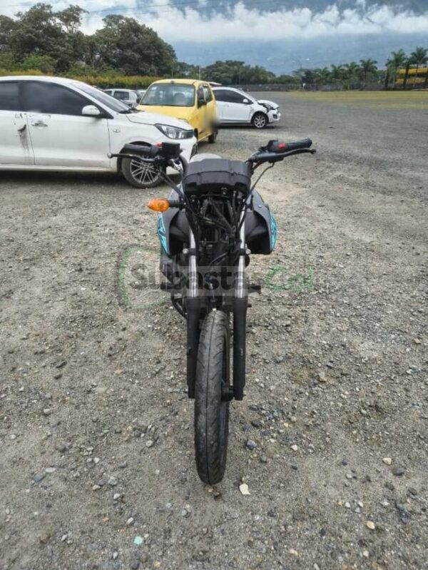 7562b954-84c5-4c97-838b-f1e2935e0aa9 YAMAHA SZ15RR MODELO 2025