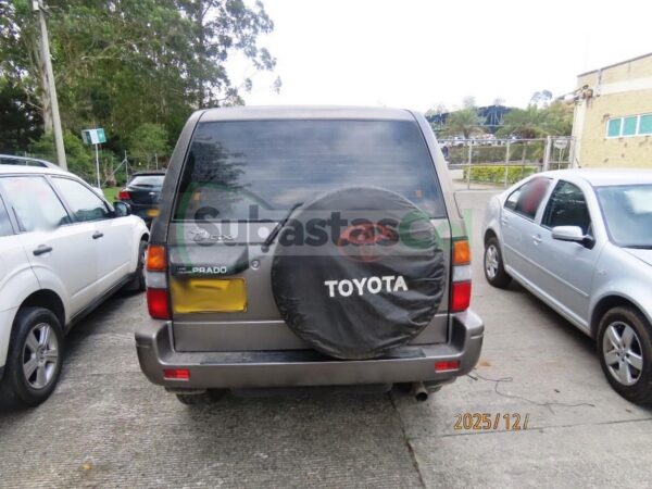 788a529c-0227-4c2f-b53f-396eca44cd1a TOYOTA PRADO SUMO MODELO 2005