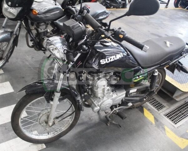 SUZUKI AX 4 MODELO 2024