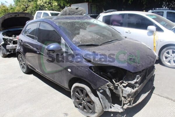 MAZDA 2 MODELO 2013