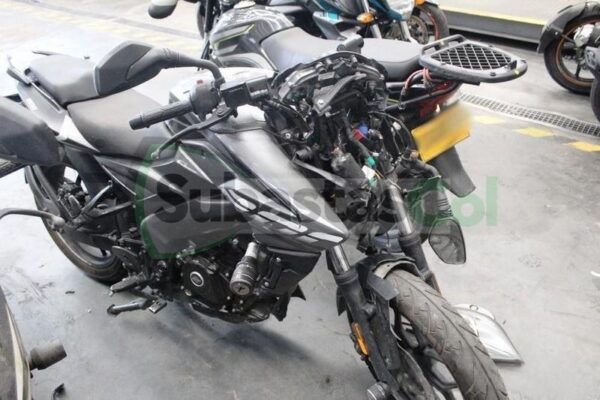BAJAJ PULSAR NS 200 FI MODELO 2022