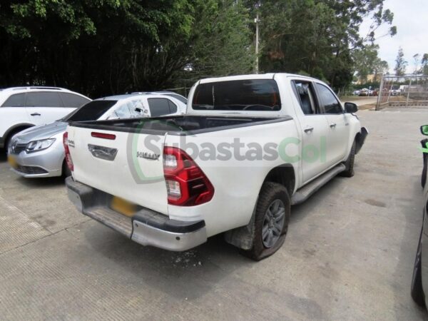 TOYOTA HILUX MODELO 2022