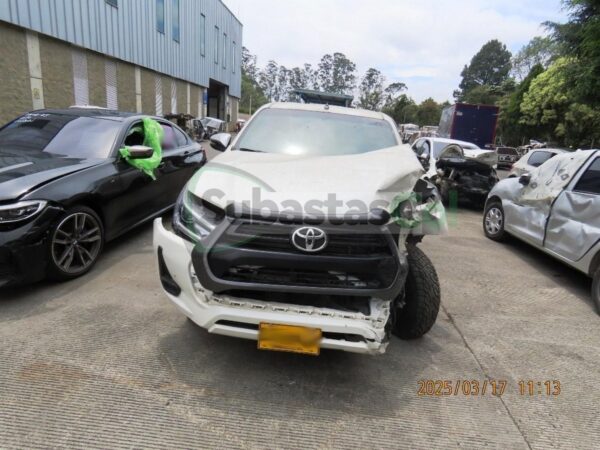 TOYOTA HILUX MODELO 2022