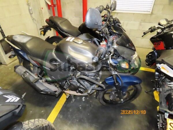 b88fdd65-ba51-4013-b787-bb55c987773e YAMAHA SZ15RR MODELO 2024