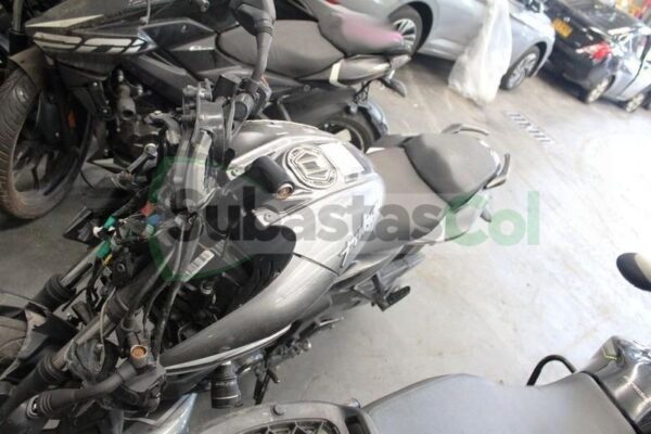 BAJAJ PULSAR NS 200 FI MODELO 2022