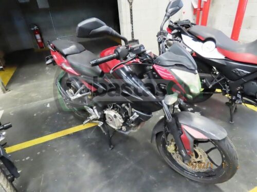 BAJAJ PULSAR 200 NS MODELO 2014