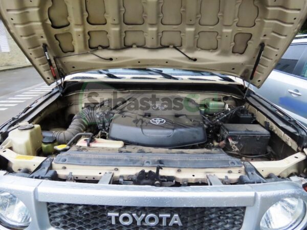 c3123f52-66f4-44f2-b1ce-ed2b2f571143 TOYOTA FJ CRUISER MODELO 2009