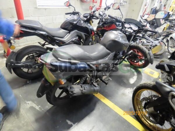 c426cf23-be04-453d-b03a-11159e797d89 YAMAHA SZ15RR MODELO 2024