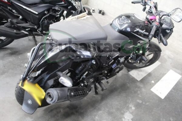 d1b39b7d-3cc5-412e-b276-dc45737522c9 BAJAJ PULSAR 180 FI NEON MODELO 2023