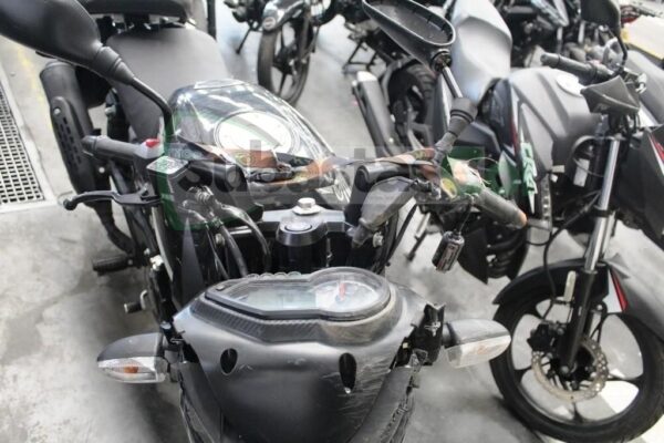 dae95619-462a-48a0-92f1-104e5fc2dce8 BAJAJ PULSAR 180 FI NEON MODELO 2023