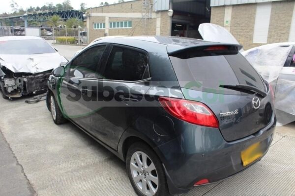 MAZDA 2 MODELO 2015