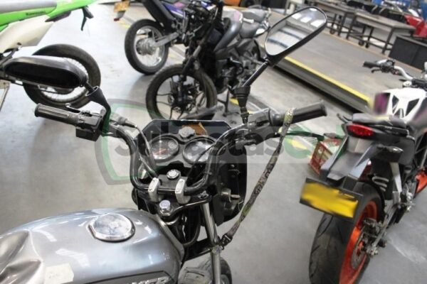 e3b49a92-43d5-4124-9c30-a886e8258e92 BAJAJ CT100 ES SPOKE MODELO 2022