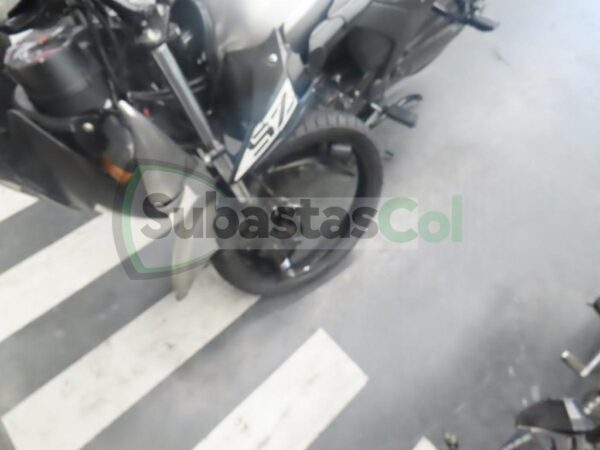 f3243343-3e81-46a8-a06d-3935938aa370 YAMAHA SZ15RR MODELO 2024