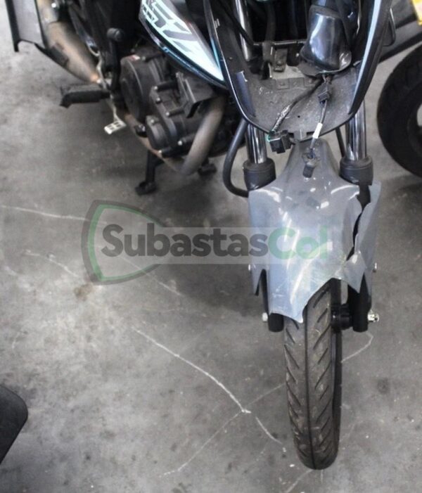 b46b7ad2-5905-4230-91e9-c83787a19edf YAMAHA SZ15RR MODELO 2024