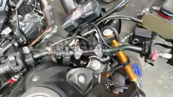 083ef8fa-dd78-4c6e-a7e2-962afe77954c YAMAHA MT15 MODELO 2025