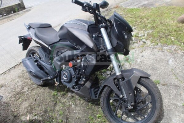 BAJAJ DOMINAR 250 MODELO 2022