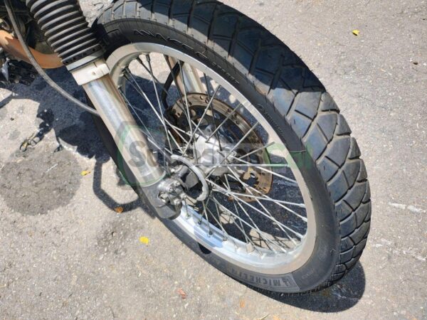 1df4ddc4-9cd0-43c2-8493-e503d3237356 SUZUKI DR650 MODELO 2020