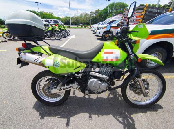 21f0d2f9-1c66-4f16-88b6-95ec35062c69 SUZUKI DR650 MODELO 2020