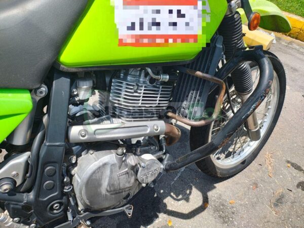 2a50687b-229f-47ba-80e2-06aa16972fdb SUZUKI DR650 MODELO 2020