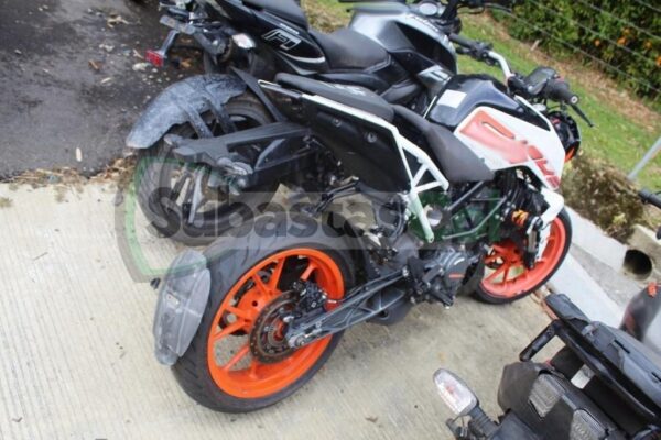 641884f2-87f3-4ebf-ab5f-50c736e797be KTM 200 DUKE NG MODELO 2021