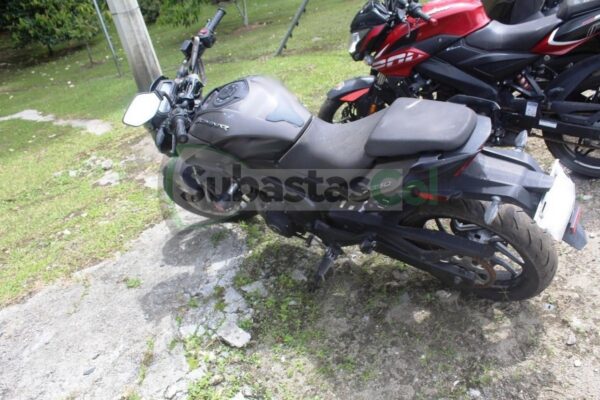 BAJAJ DOMINAR 250 MODELO 2022