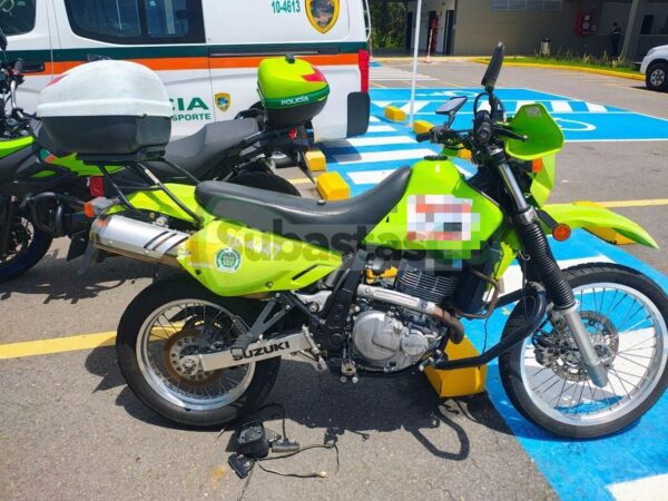 SUZUKI DR650 MODELO 2020