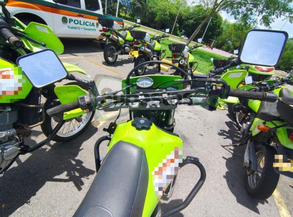 SUZUKI DR650 MODELO 2020
